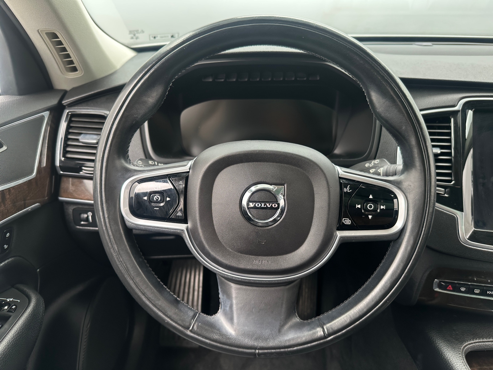 Thumbnail: 2018 Volvo XC90 - 4