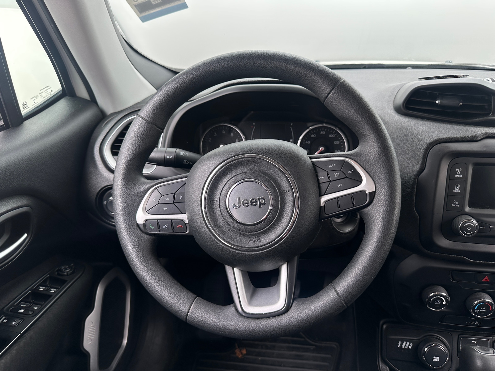 Thumbnail: 2018 Jeep Renegade - 5