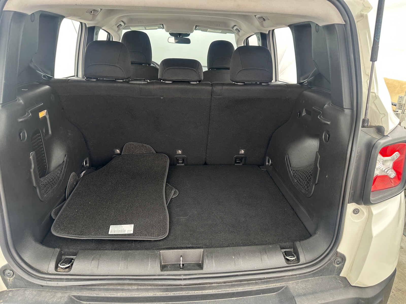 Thumbnail: 2018 Jeep Renegade - 7