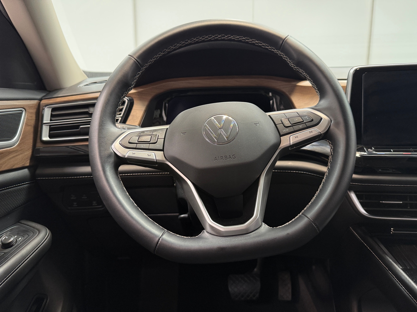 Thumbnail: 2026 Volkswagen Atlas - 4