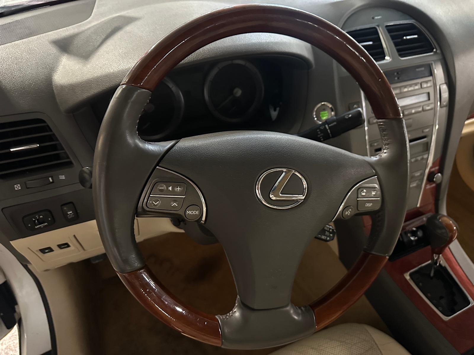 Thumbnail: 2011 Lexus ES - 4