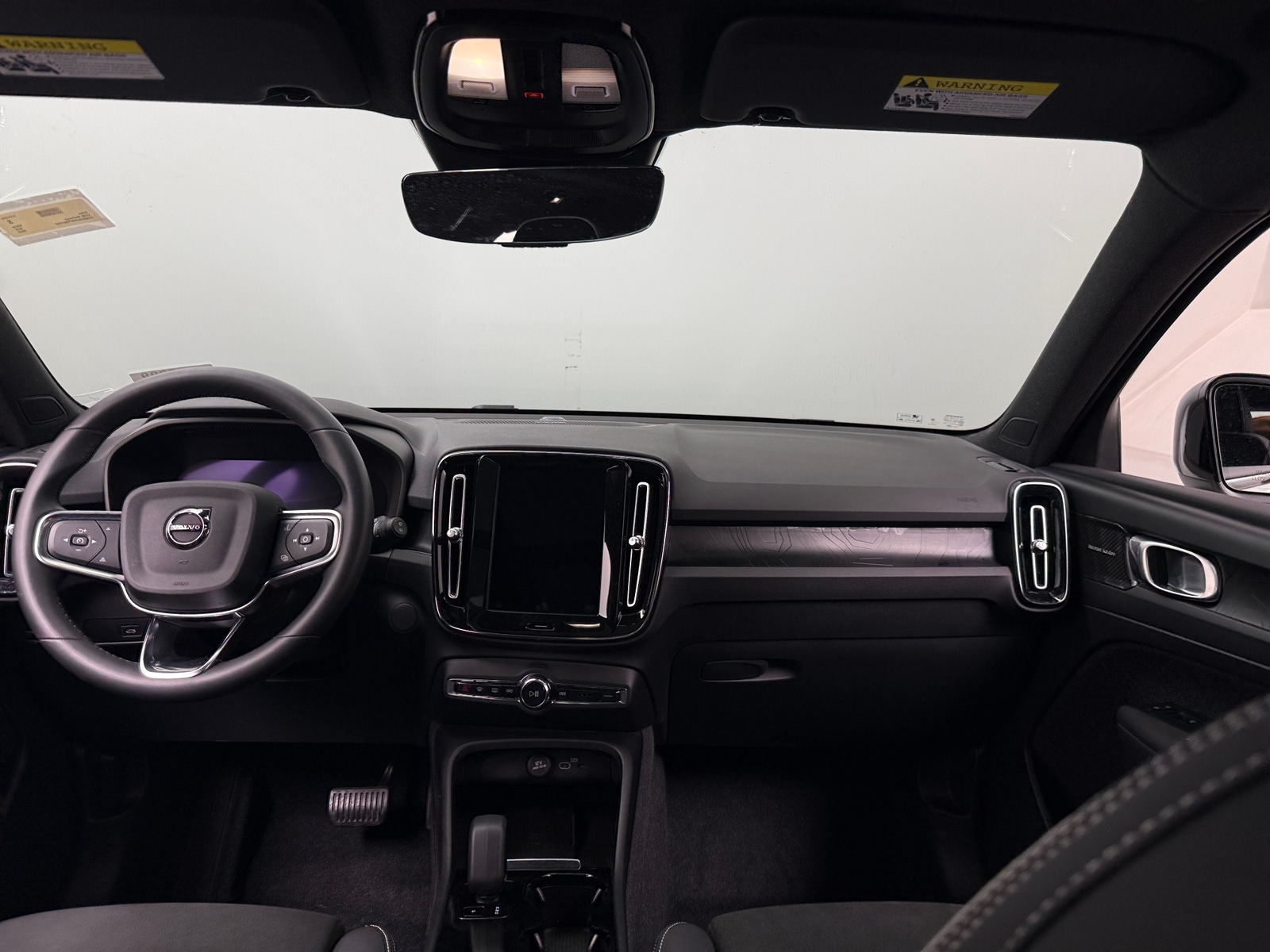 Thumbnail: 2023 Volvo XC40 - 2