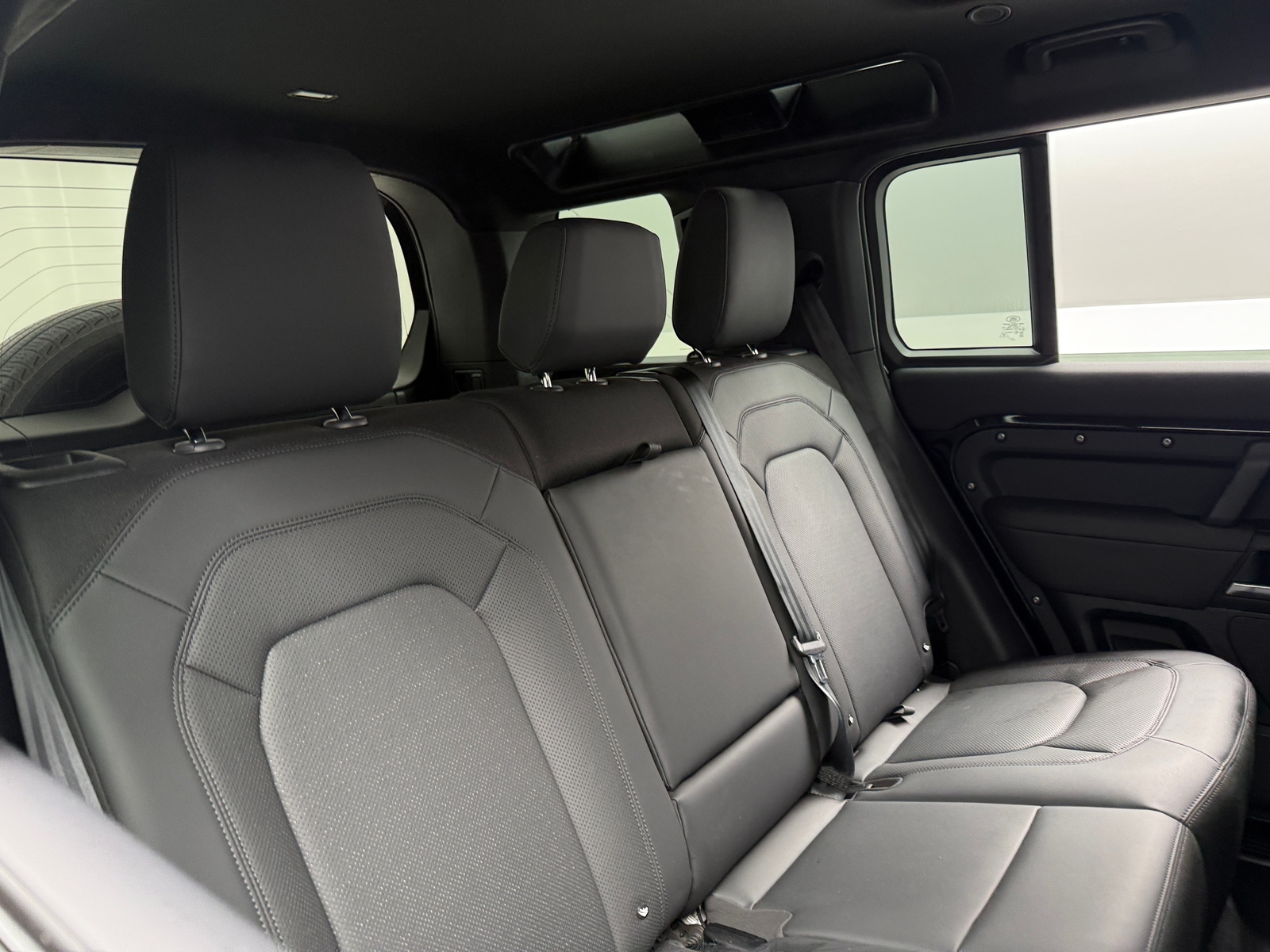 Thumbnail: 2025 Land Rover Defender - 5