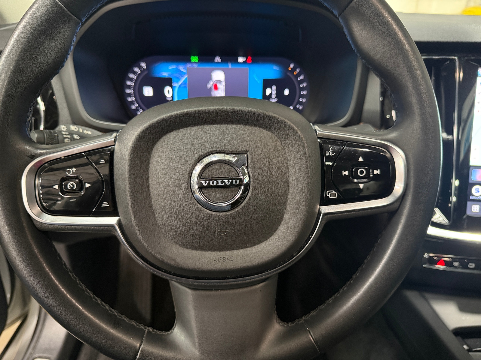 Thumbnail: 2024 Volvo S60 - 4