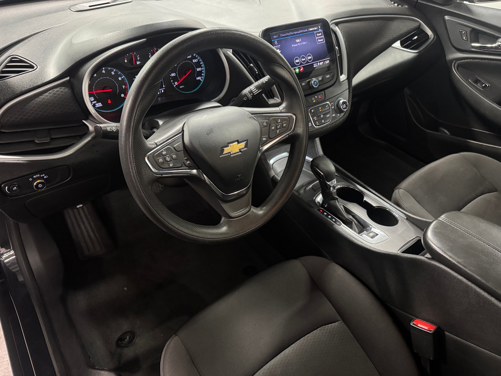Thumbnail: 2023 Chevrolet Malibu - 5