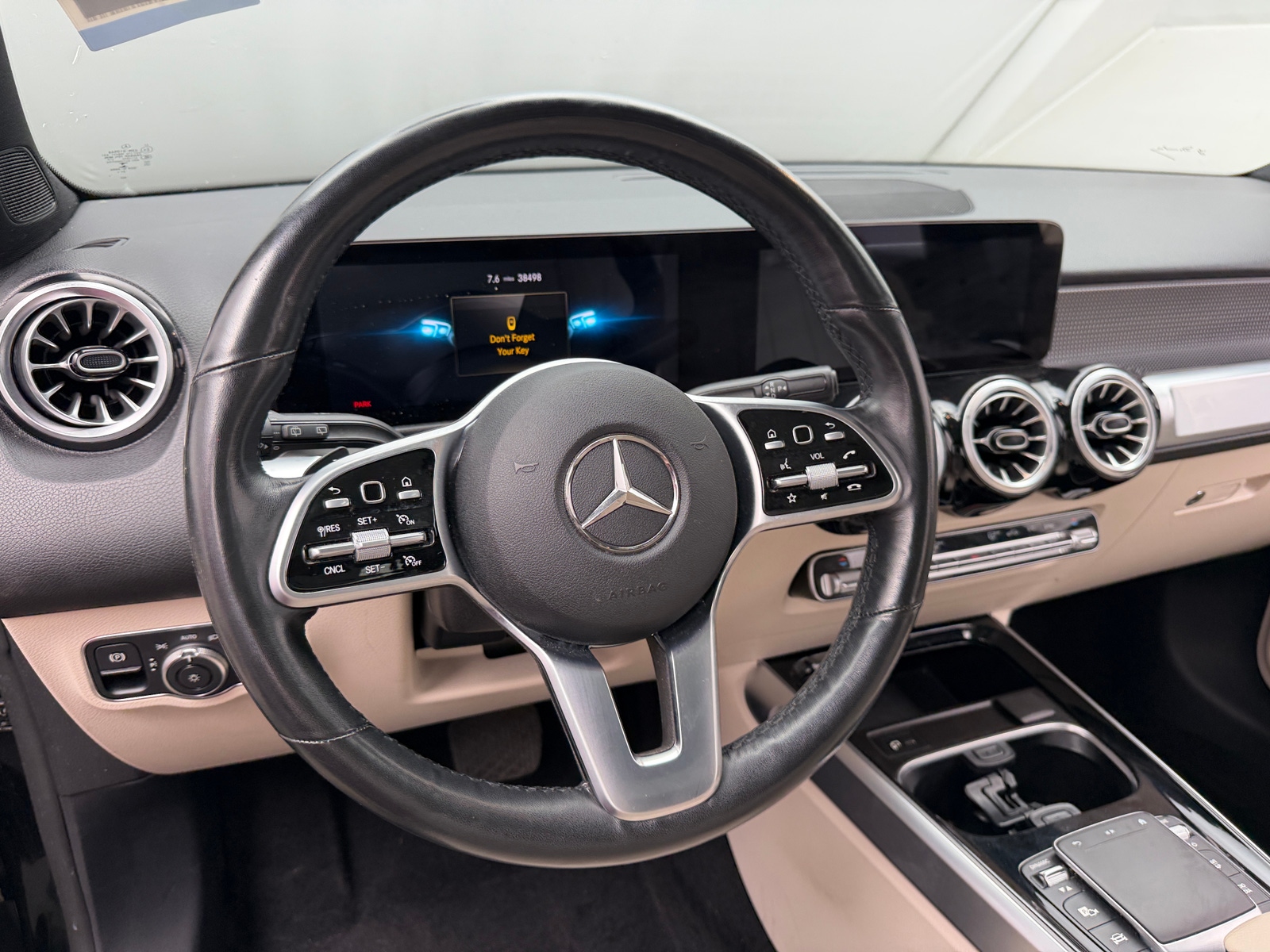 Thumbnail: 2022 Mercedes-Benz GLB - 4