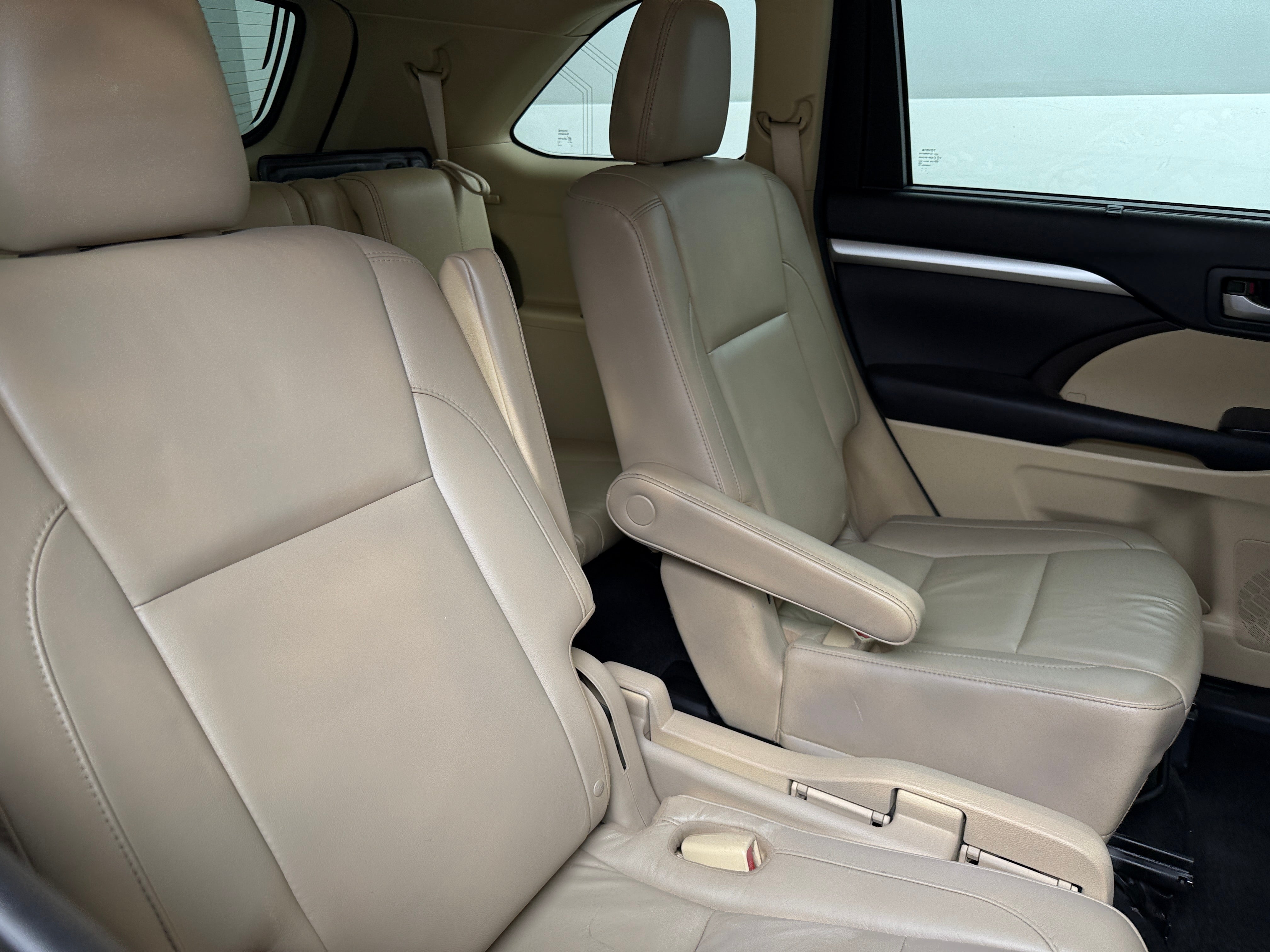2016 Toyota Highlander XLE - Photo 3