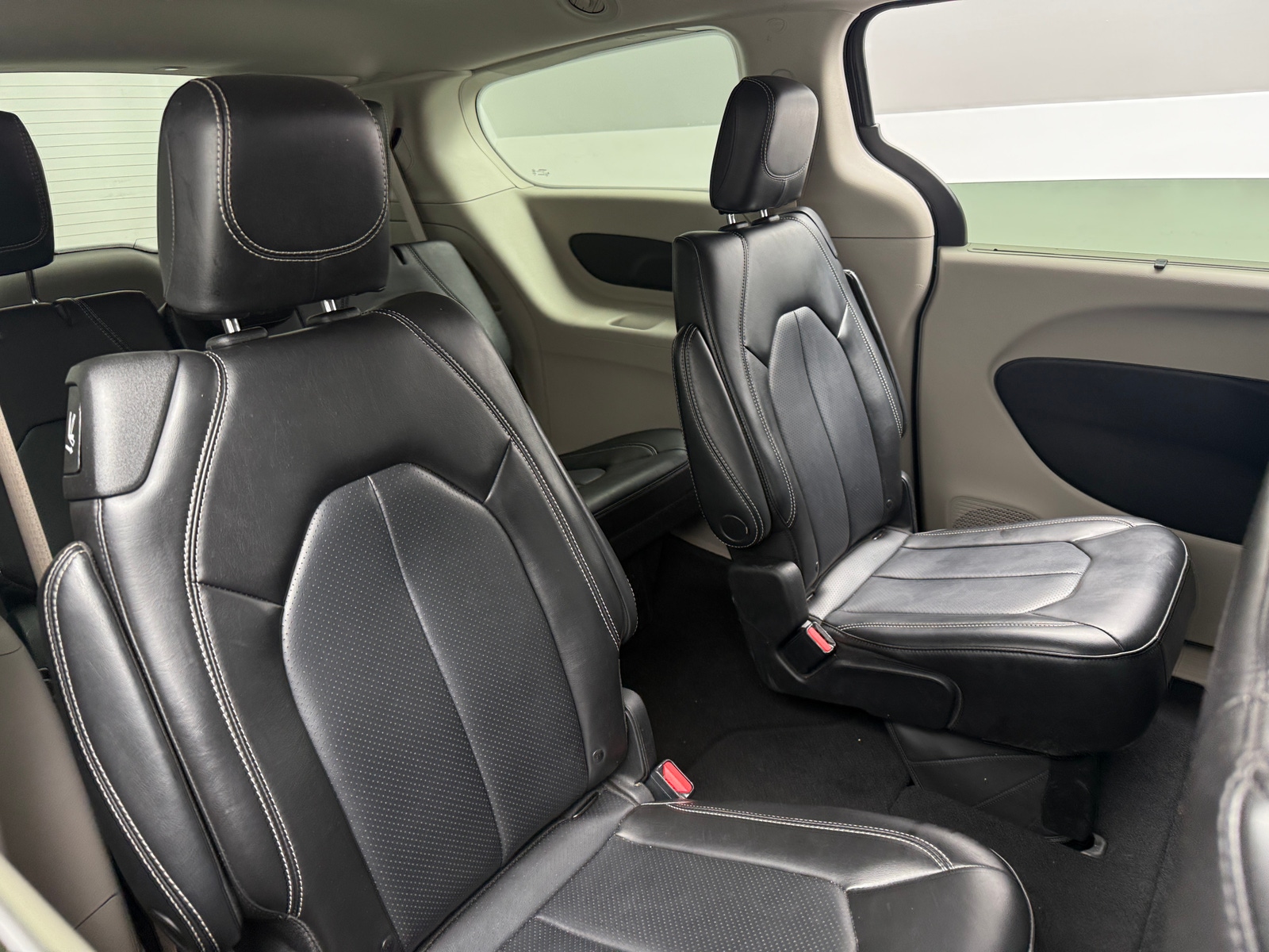 Thumbnail: 2023 Chrysler Pacifica - 5