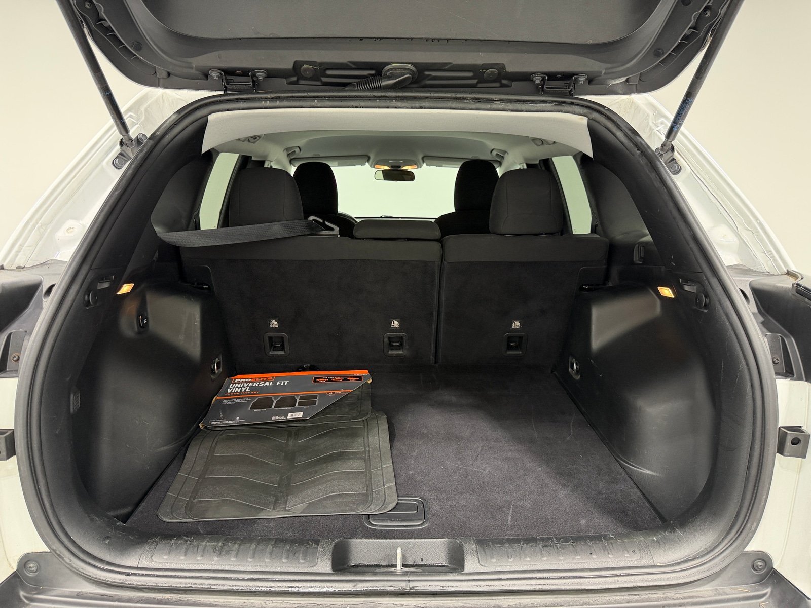 Thumbnail: 2019 Jeep Cherokee - 7