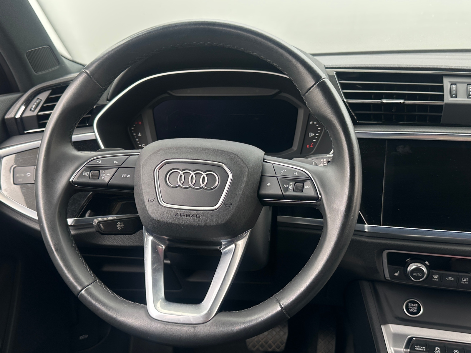 Thumbnail: 2023 Audi Q3 - 4