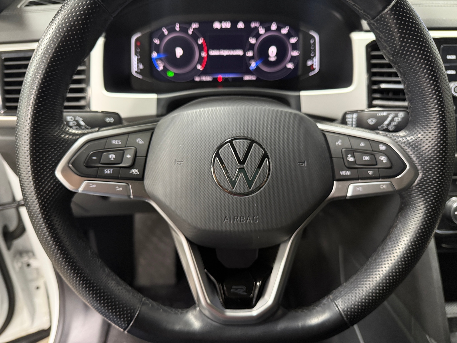 Thumbnail: 2023 Volkswagen Atlas - 4