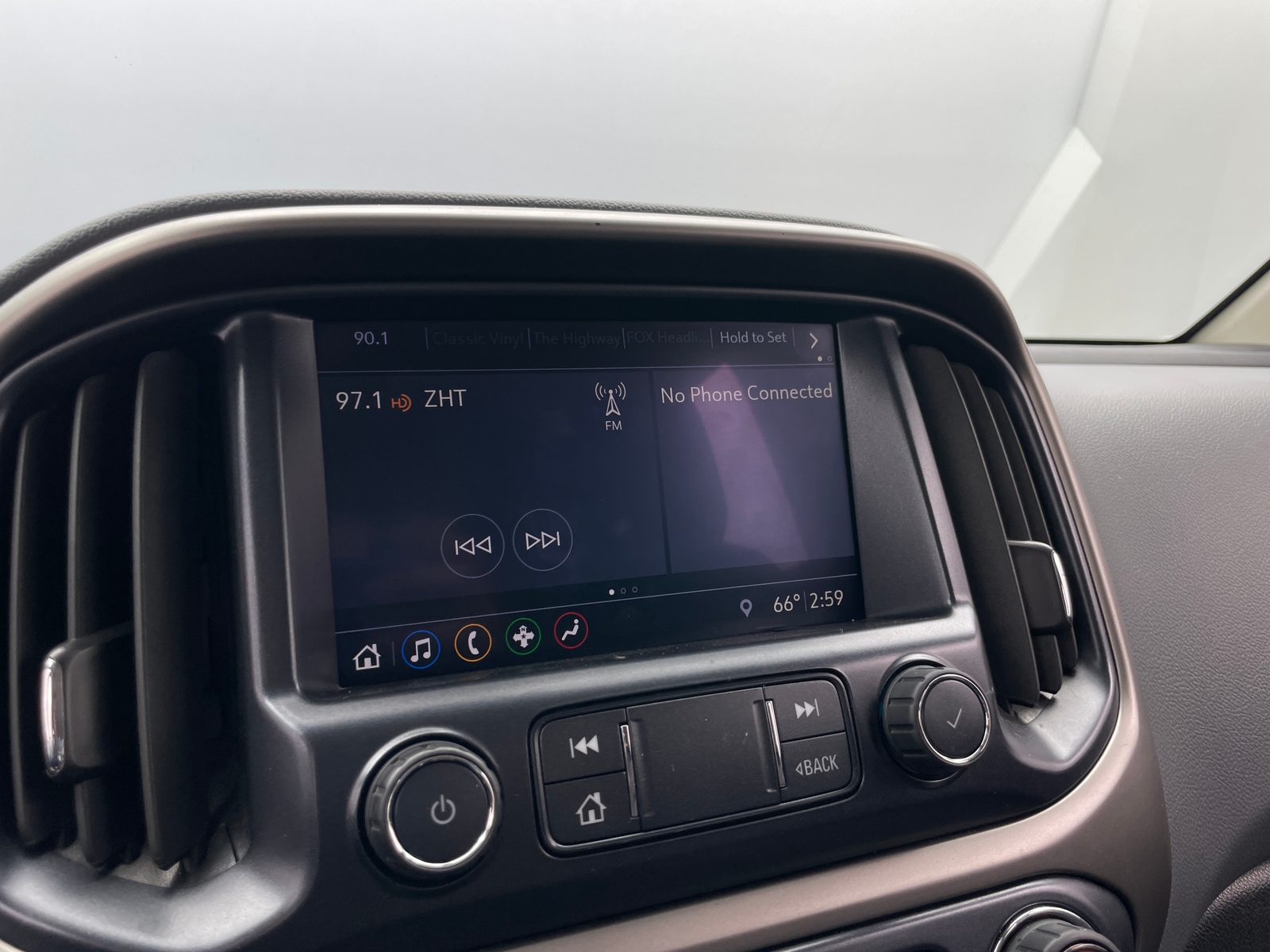 Thumbnail: 2019 Chevrolet Colorado - 3