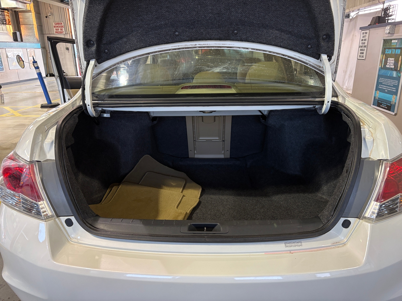 Thumbnail: 2011 Honda Accord - 6