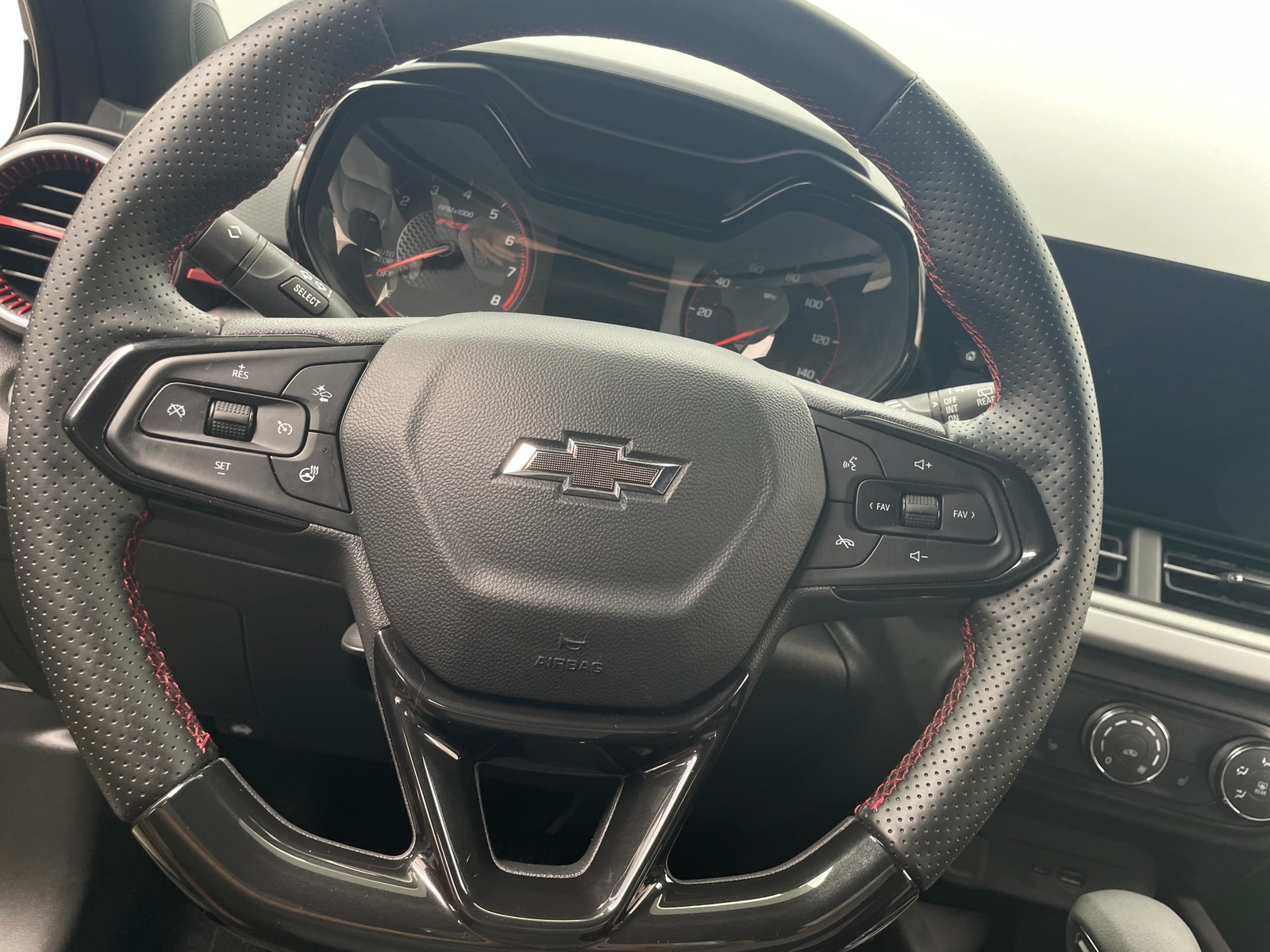 Thumbnail: 2024 Chevrolet Trax - 5