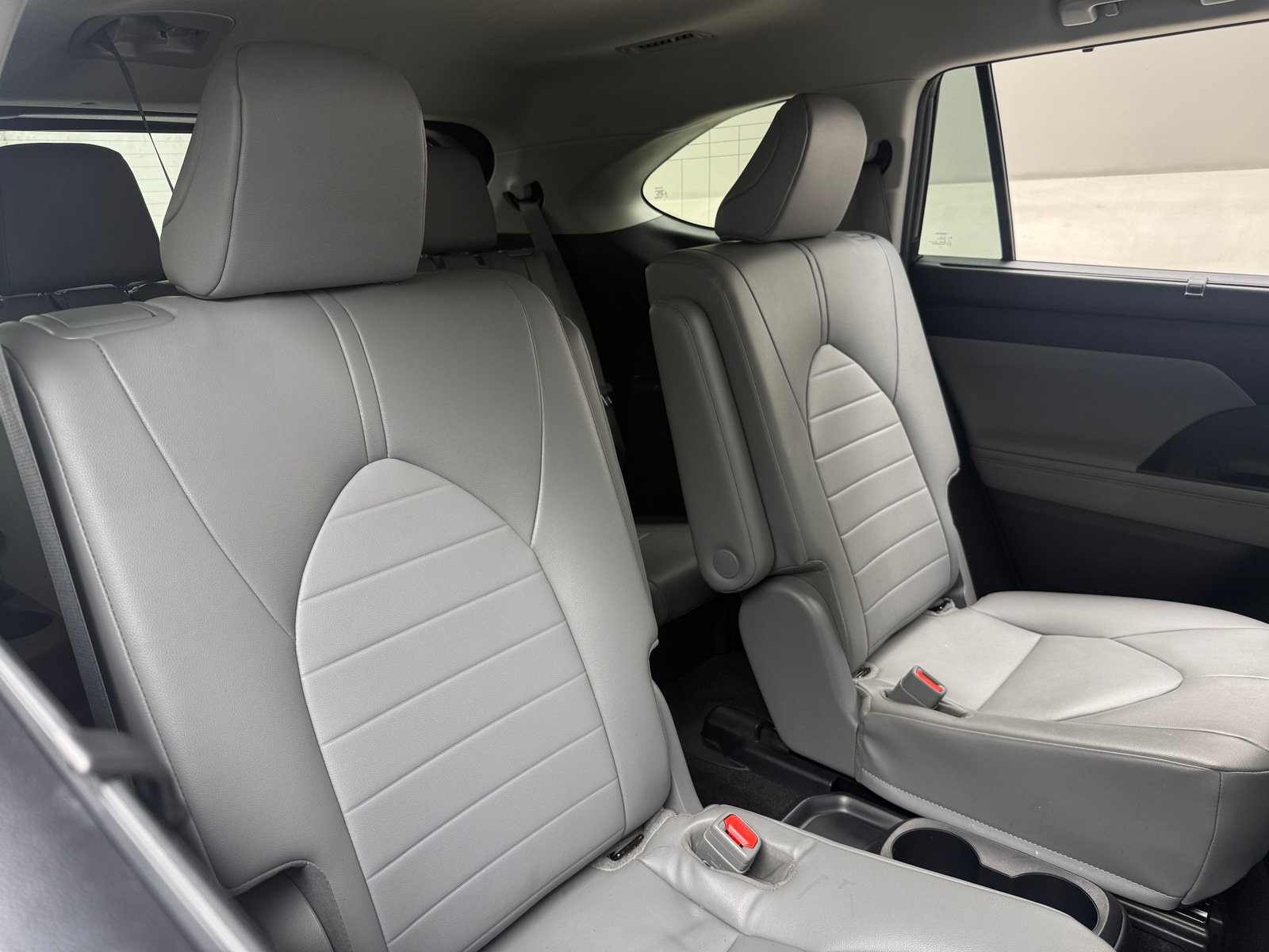 Thumbnail: 2023 Toyota Highlander - 5