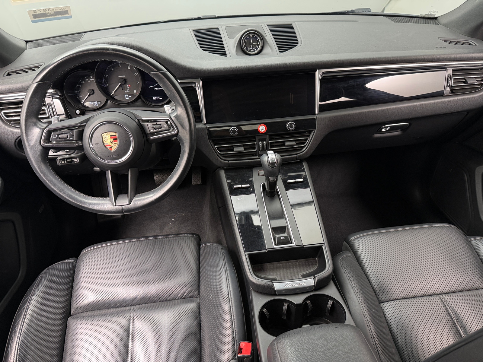 Thumbnail: 2023 Porsche Macan - 3