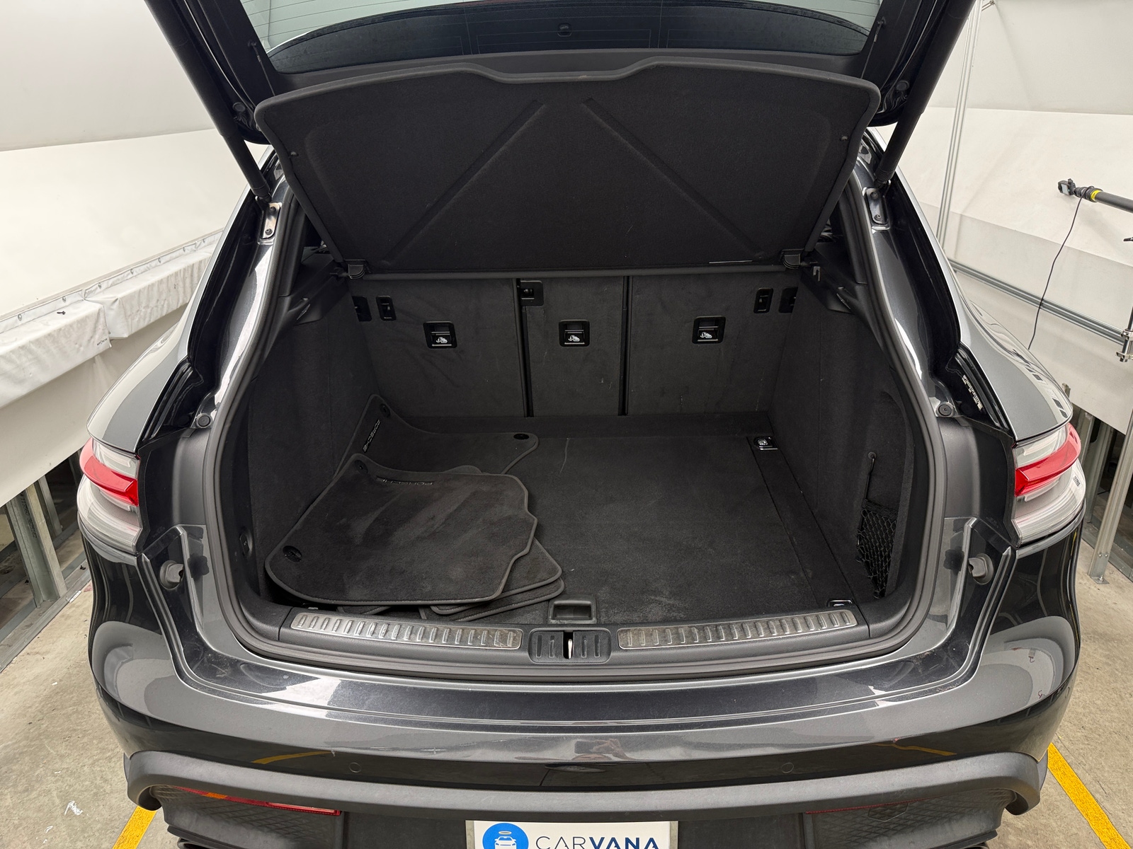 Thumbnail: 2023 Porsche Macan - 7