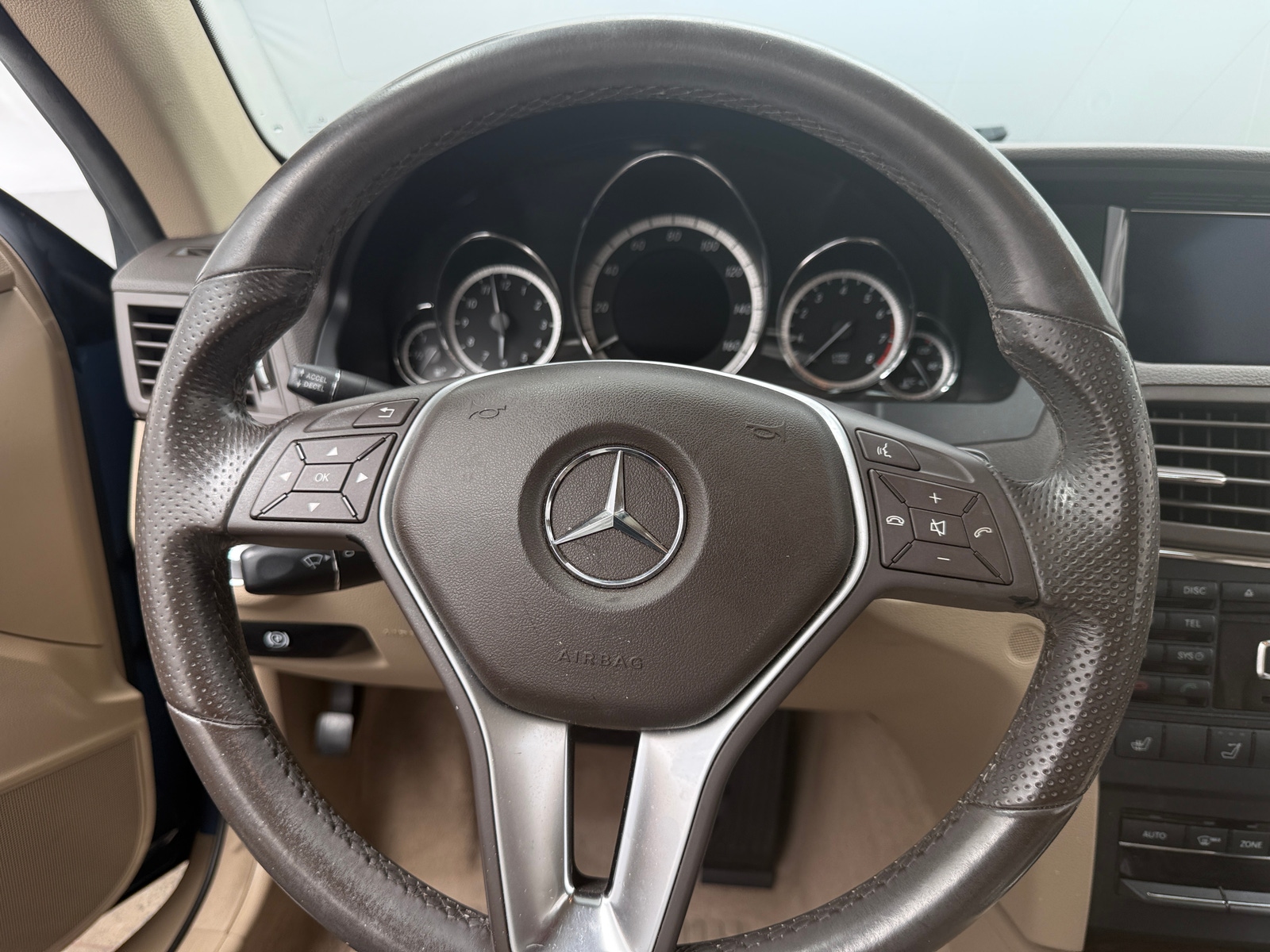 Thumbnail: 2012 Mercedes-Benz E-Class - 4