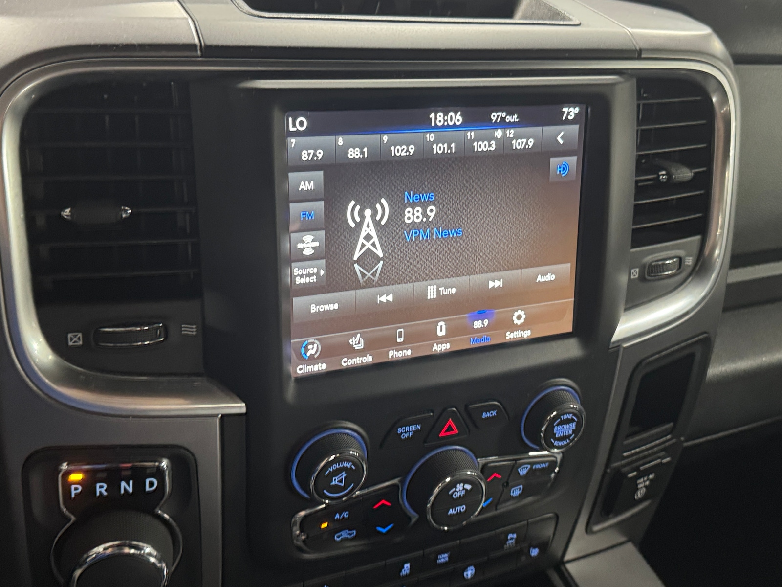 Thumbnail: 2021 RAM 1500 Classic - 4