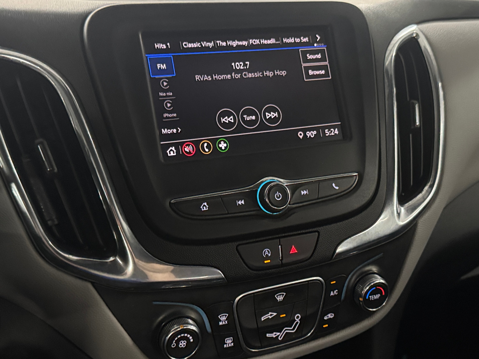 Thumbnail: 2023 Chevrolet Equinox - 4