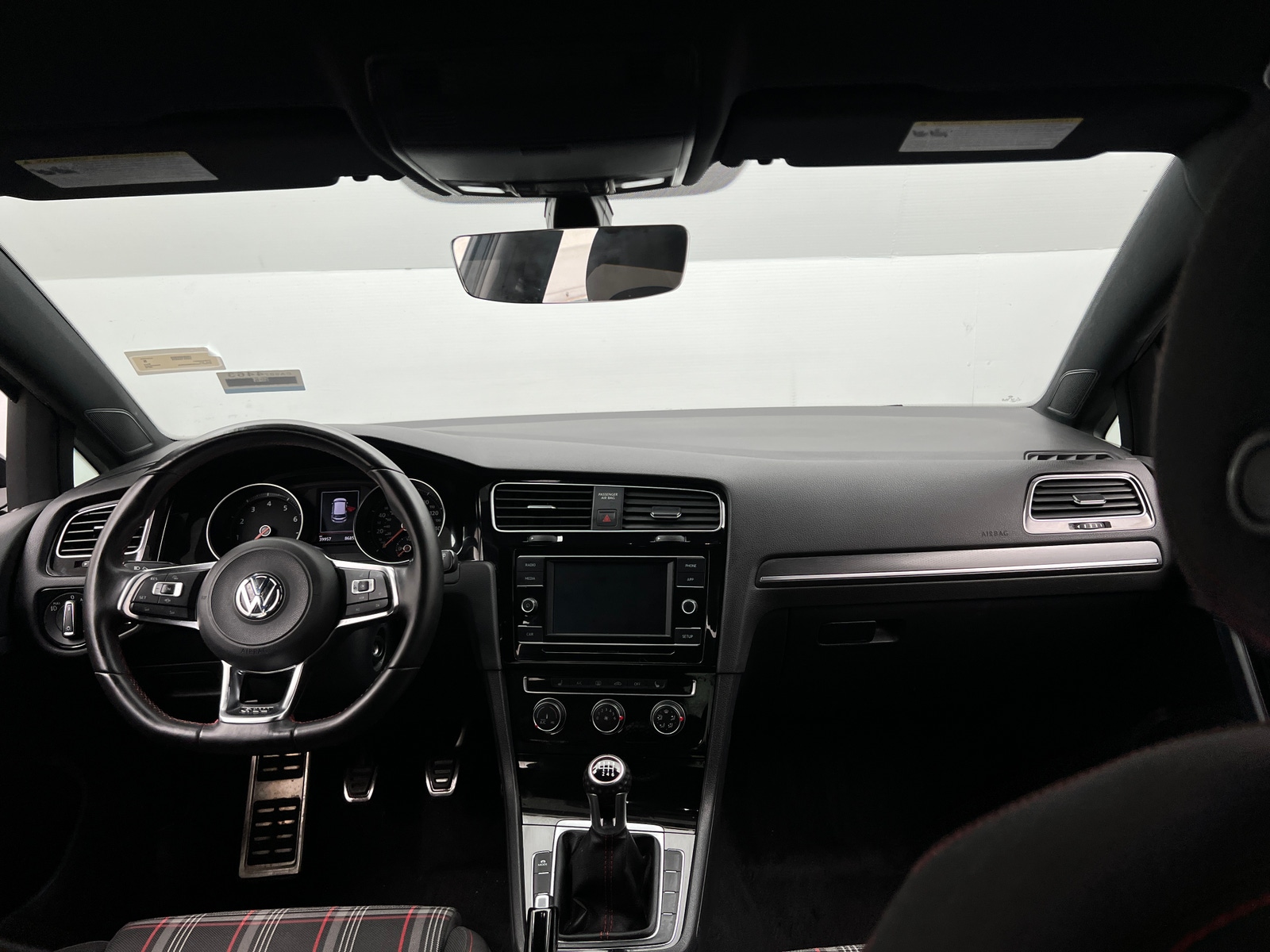 Thumbnail: 2019 Volkswagen Golf - 3