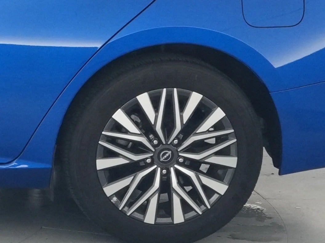 2025 Nissan Altima SV - Photo 15