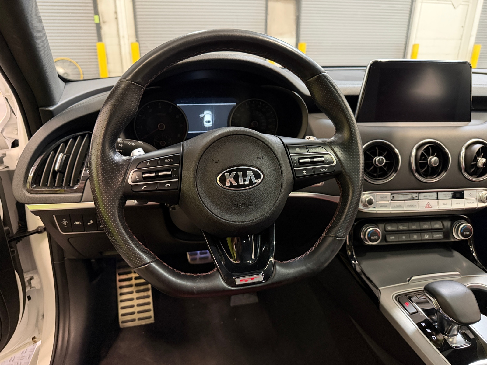 Thumbnail: 2020 Kia Stinger - 4