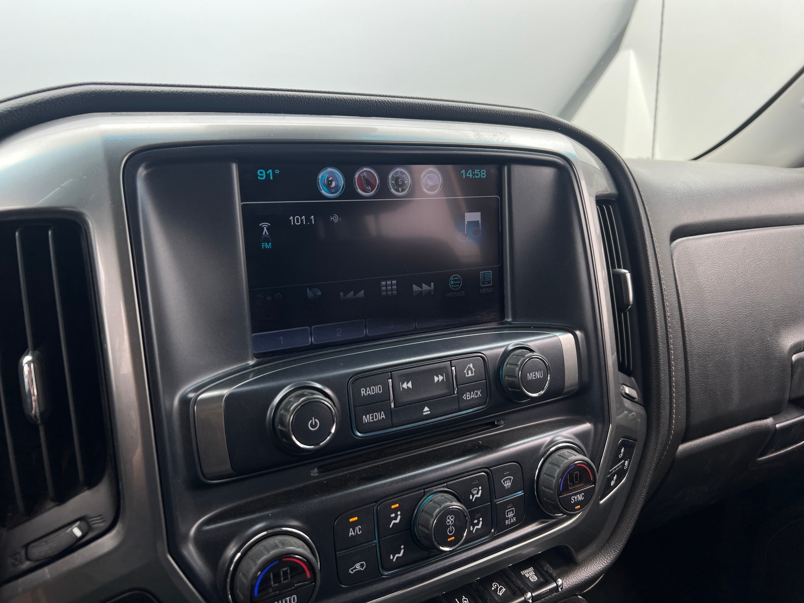 Thumbnail: 2017 Chevrolet Silverado 2500 - 3