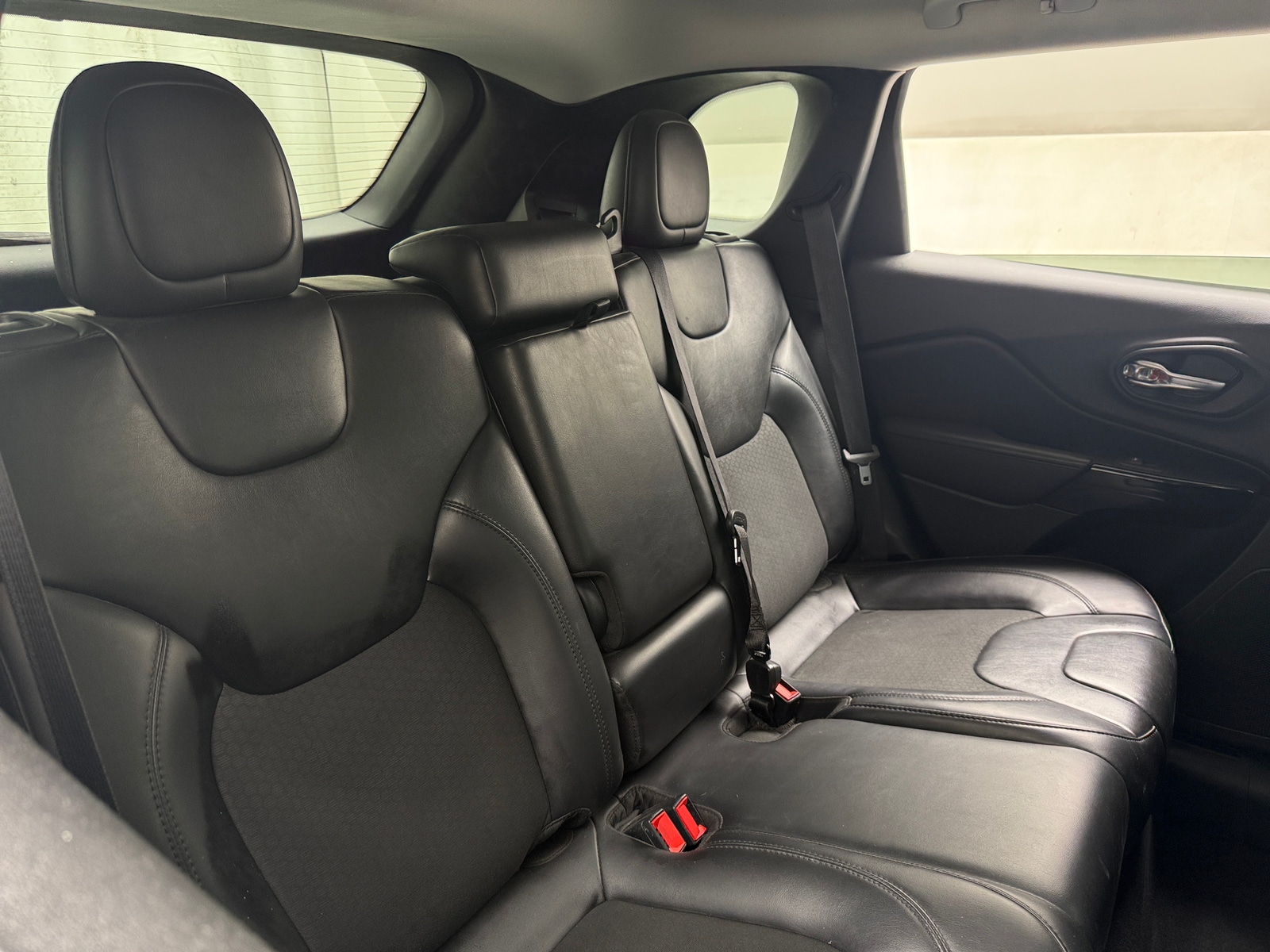 Thumbnail: 2020 Jeep Cherokee - 6