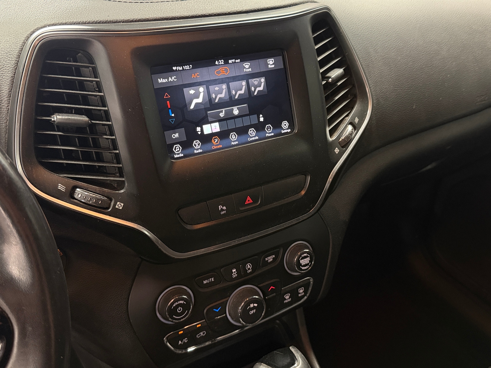 Thumbnail: 2020 Jeep Cherokee - 4