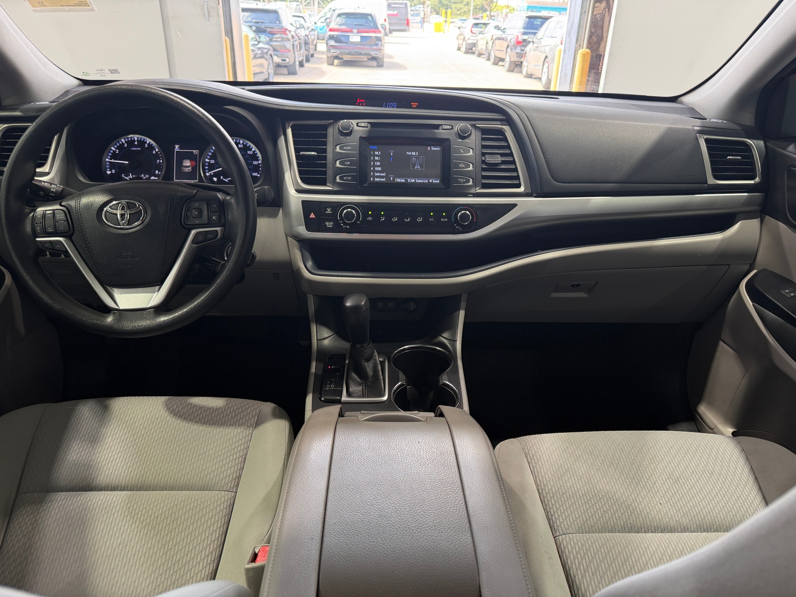 Thumbnail: 2017 Toyota Highlander - 3
