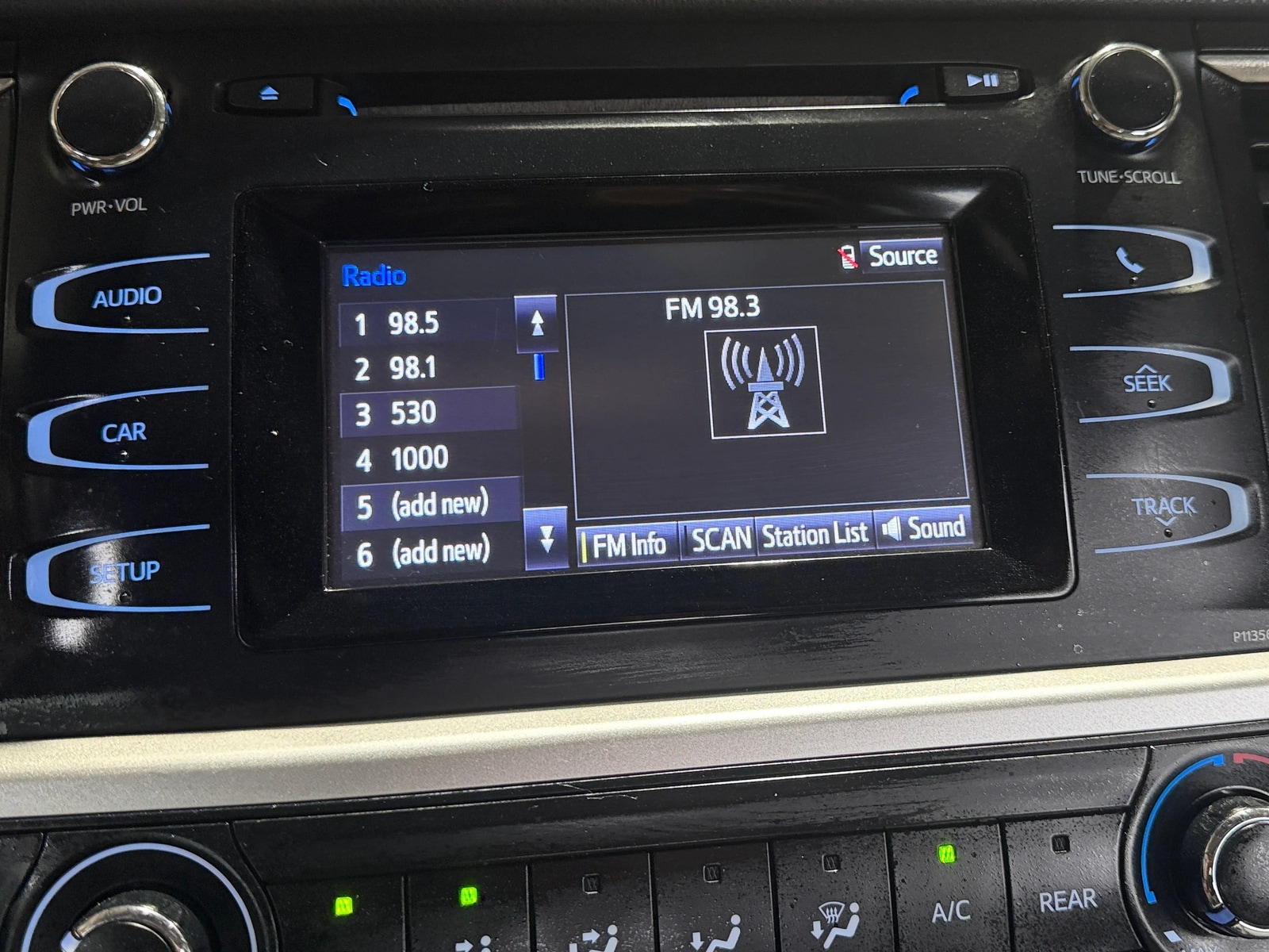 Thumbnail: 2017 Toyota Highlander - 4