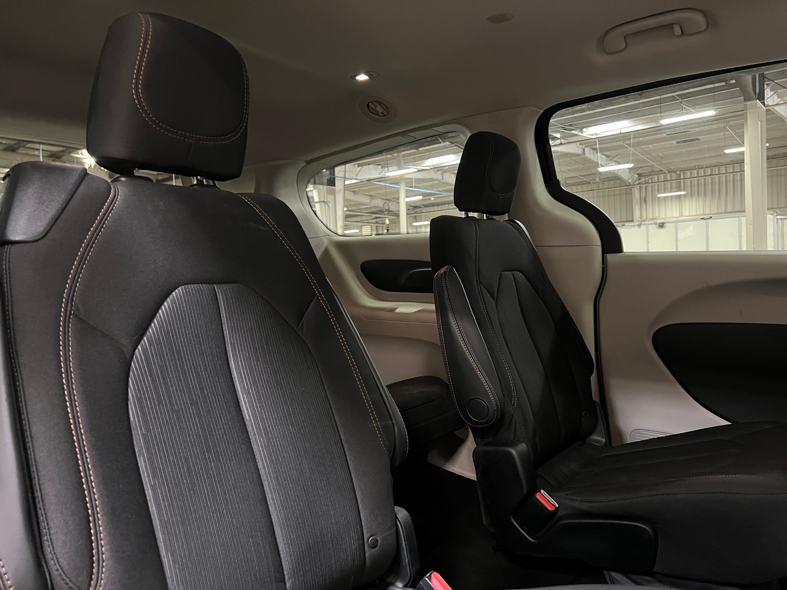 Thumbnail: 2017 Chrysler Pacifica - 6