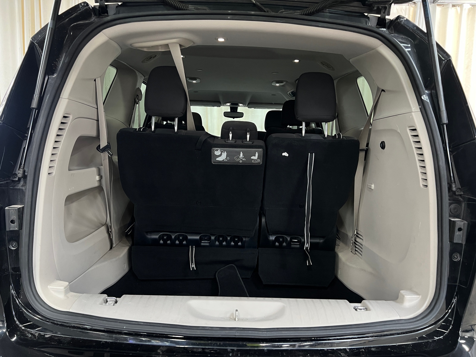 Thumbnail: 2017 Chrysler Pacifica - 7
