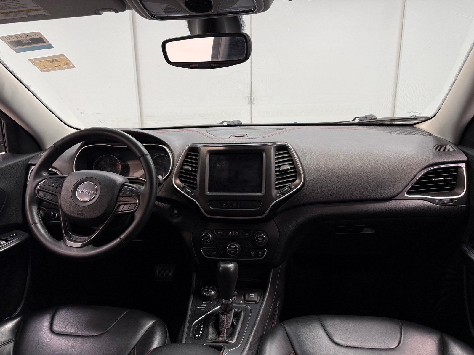 Thumbnail: 2019 Jeep Cherokee - 3