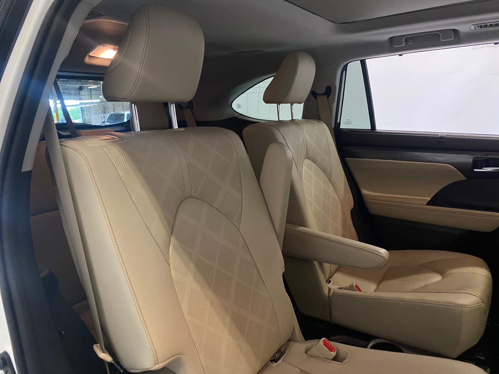 Thumbnail: 2020 Toyota Highlander - 5