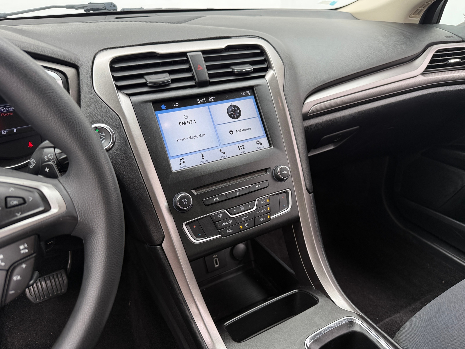 Thumbnail: 2017 Ford Fusion - 4