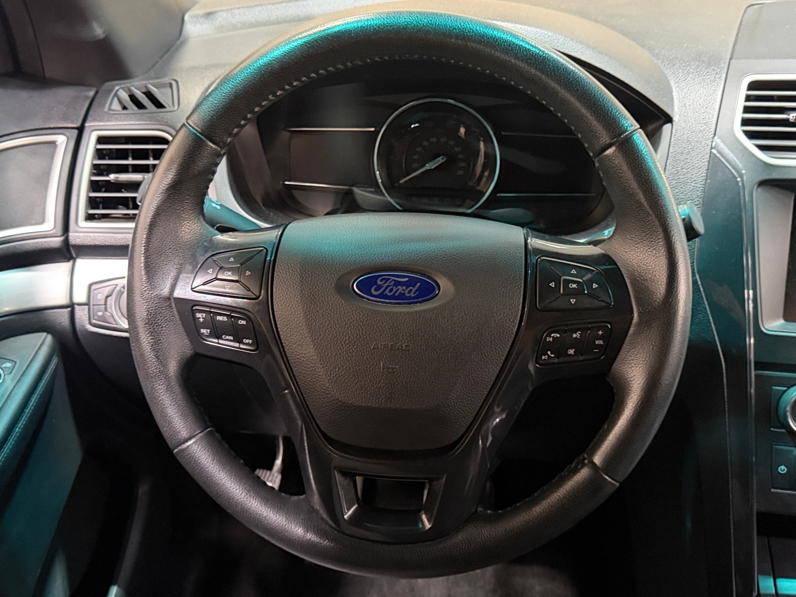 Thumbnail: 2016 Ford Explorer - 5