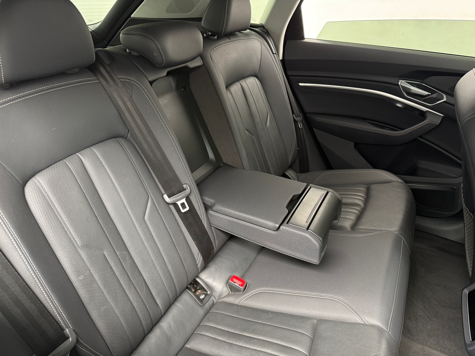 Thumbnail: 2021 Audi e-tron - 5
