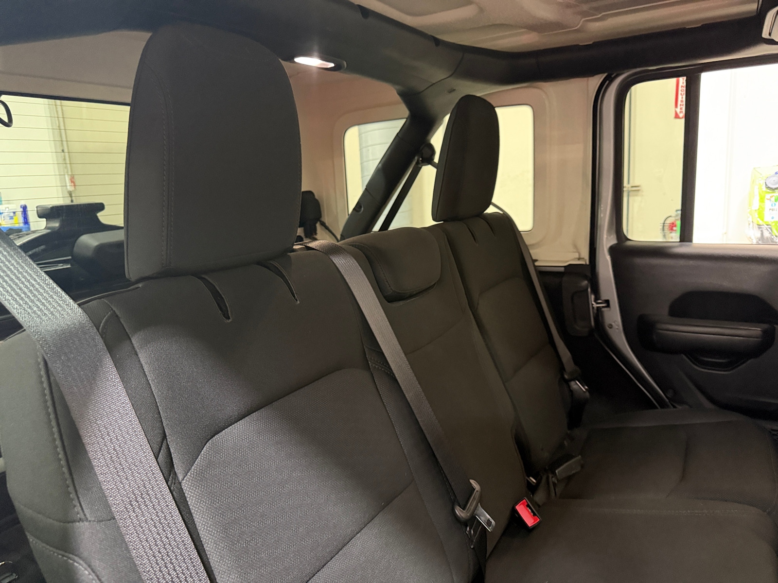 Thumbnail: 2018 Jeep Wrangler - 6