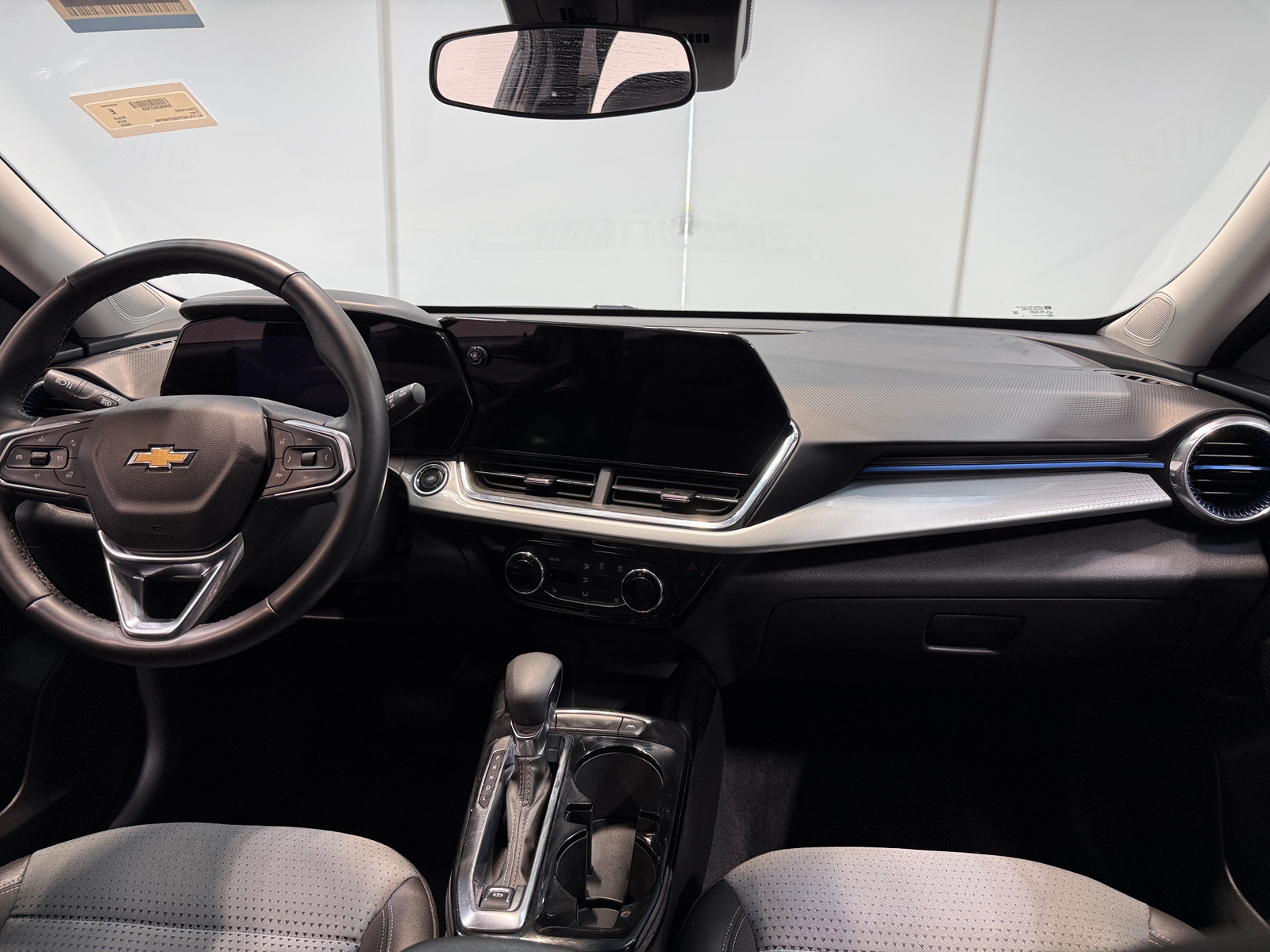 Thumbnail: 2025 Chevrolet Trax - 2