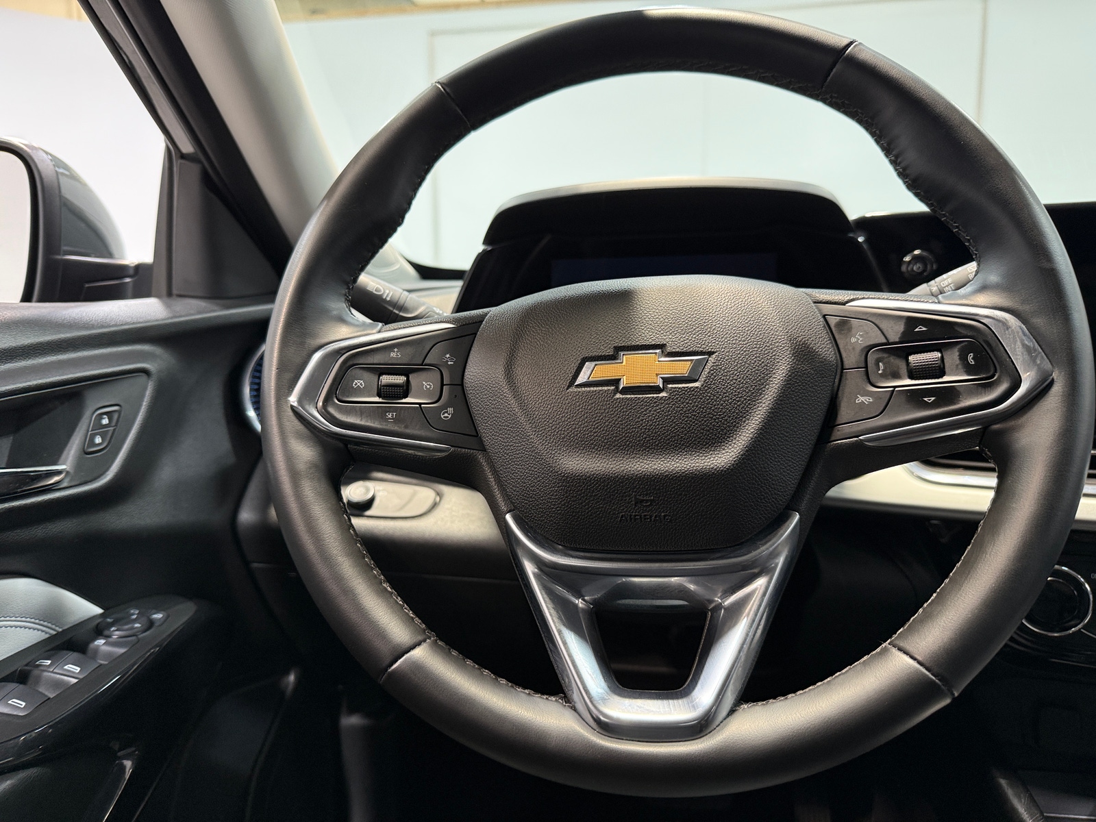 Thumbnail: 2025 Chevrolet Trax - 4