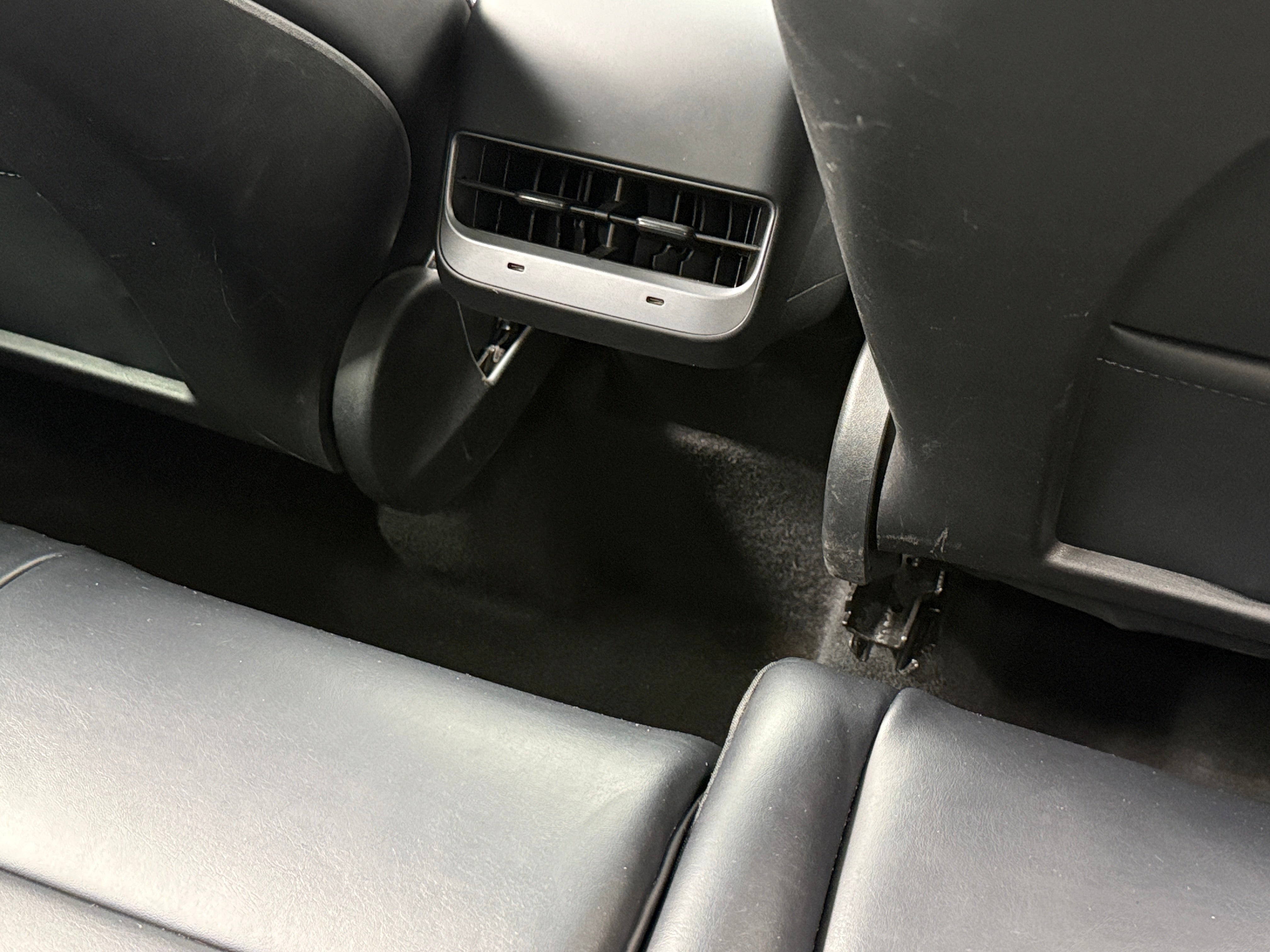 Used 2022 Tesla Model Y Long Range with VIN 7SAYGAEE6NF490867 for sale in Pewaukee, WI