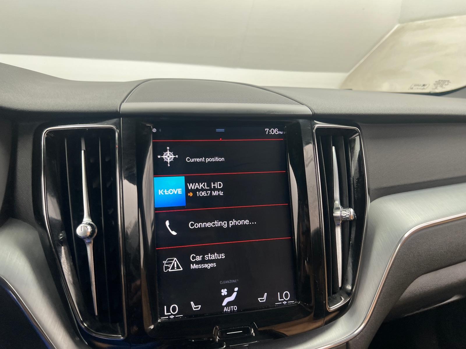 Thumbnail: 2018 Volvo XC60 - 3