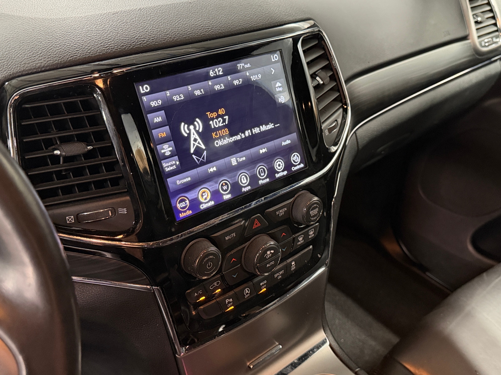 Thumbnail: 2020 Jeep Grand Cherokee - 3