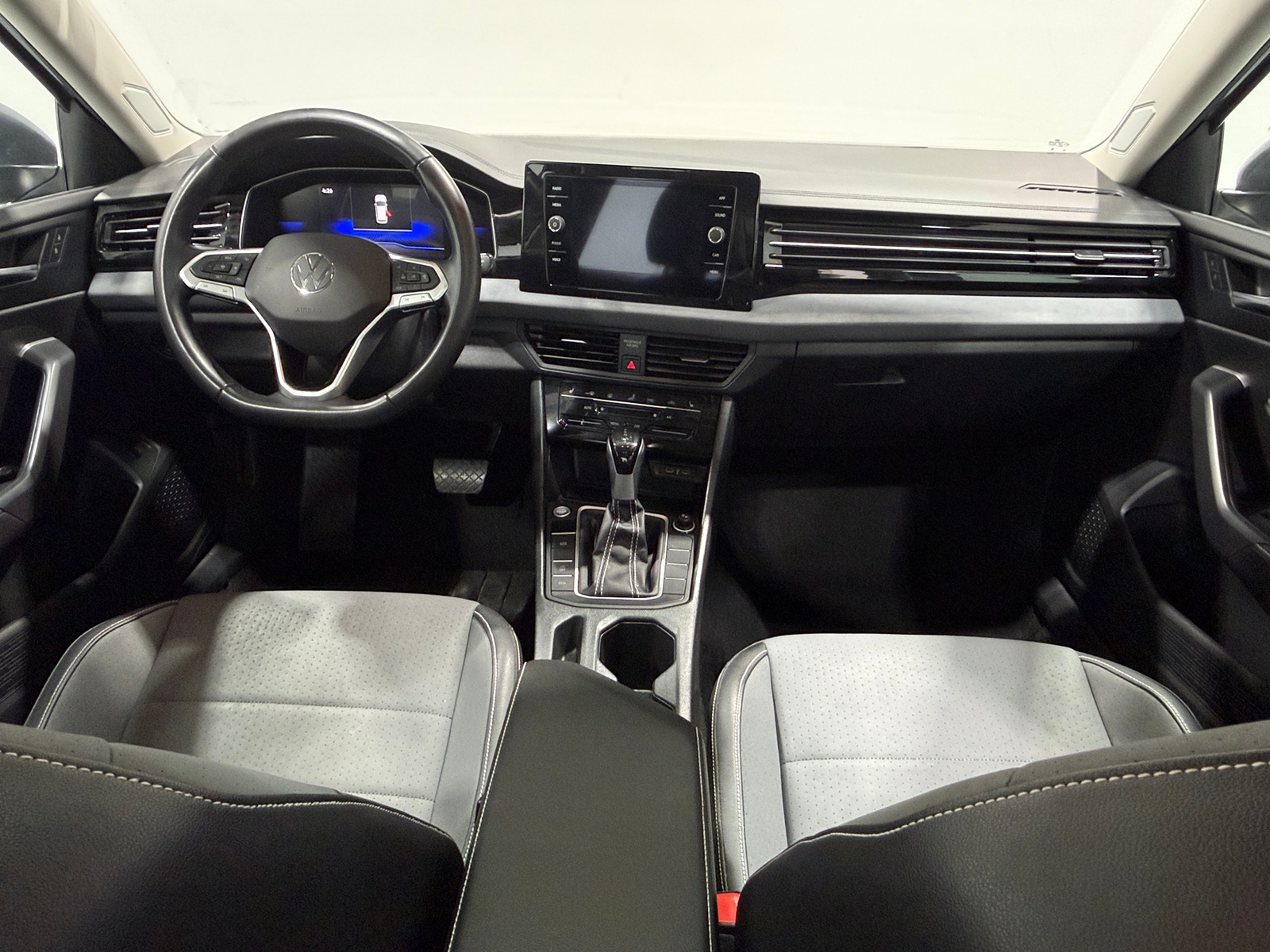 Thumbnail: 2025 Volkswagen Jetta - 3