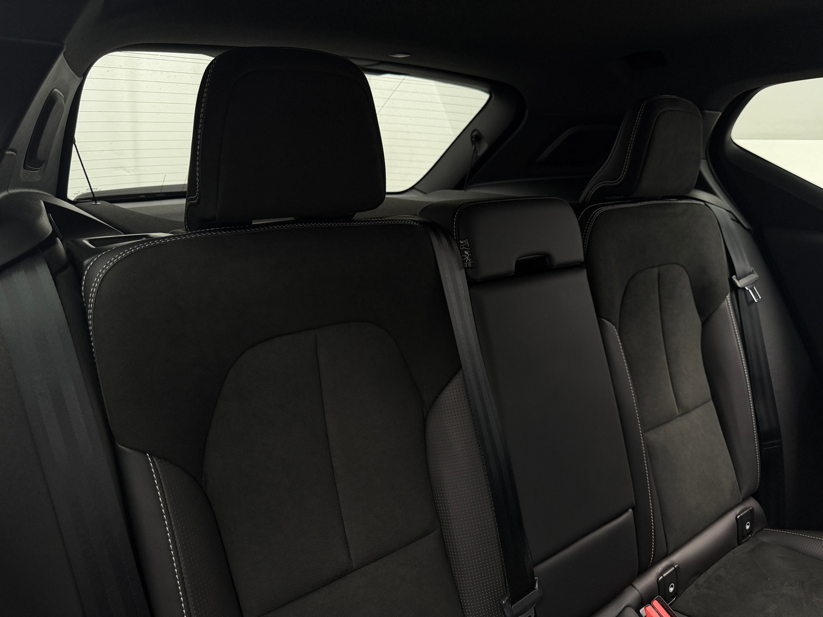 Thumbnail: 2021 Volvo XC40 - 5