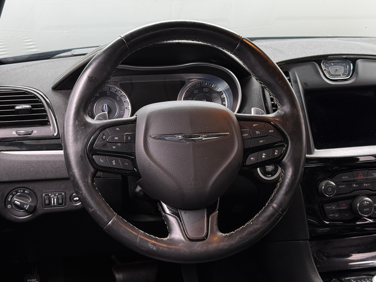 Thumbnail: 2022 Chrysler 300 - 4
