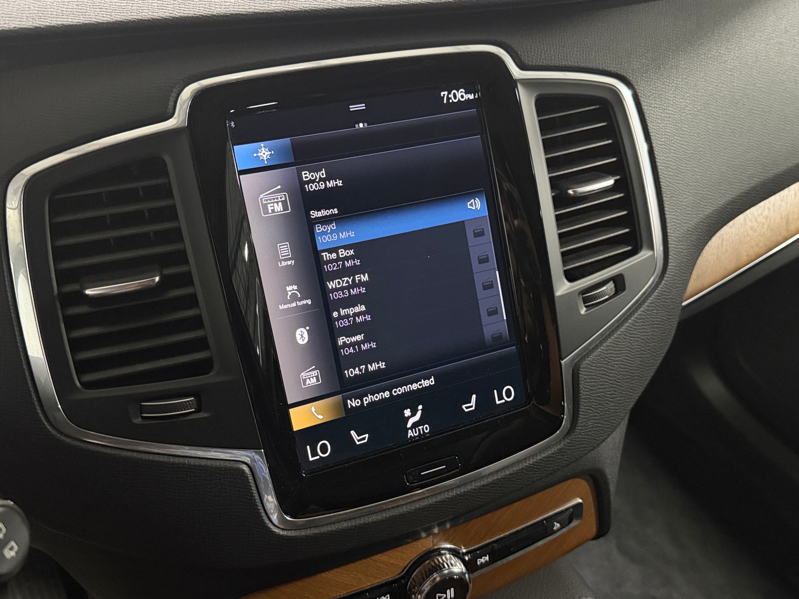 Thumbnail: 2022 Volvo XC90 - 3