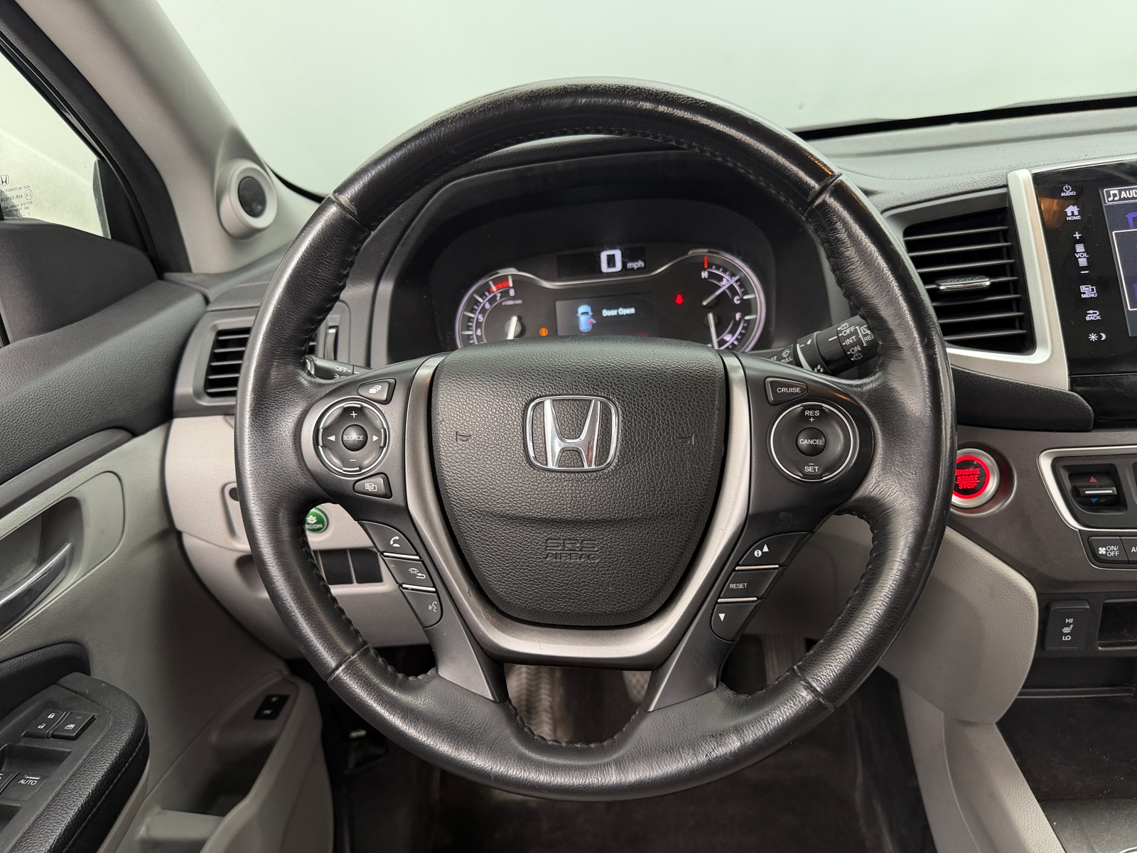 Thumbnail: 2017 Honda Pilot - 4